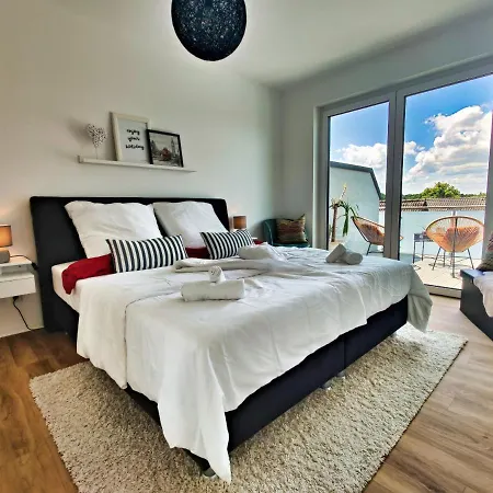Wellness-Penthouse Mit Outdoor-Whirlpool, 36-Qm-Dachterrasse & Privatparkplatz * Burgwedel (Lower-Saxony)